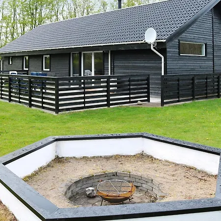 4 Star In Ferienhaus Storvorde